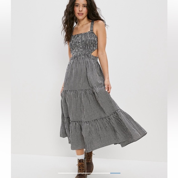 AE SMOCKED CUT-OUT MIDI DRESS - Picture 5 of 7